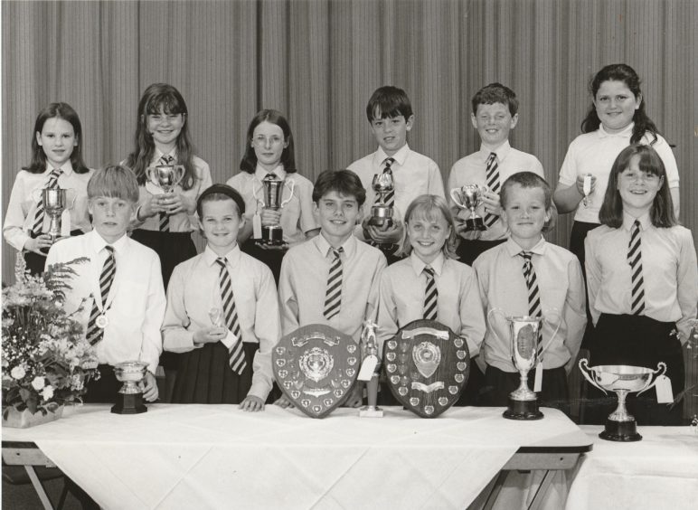 Carlogie Primary School award winners in 1995. 
