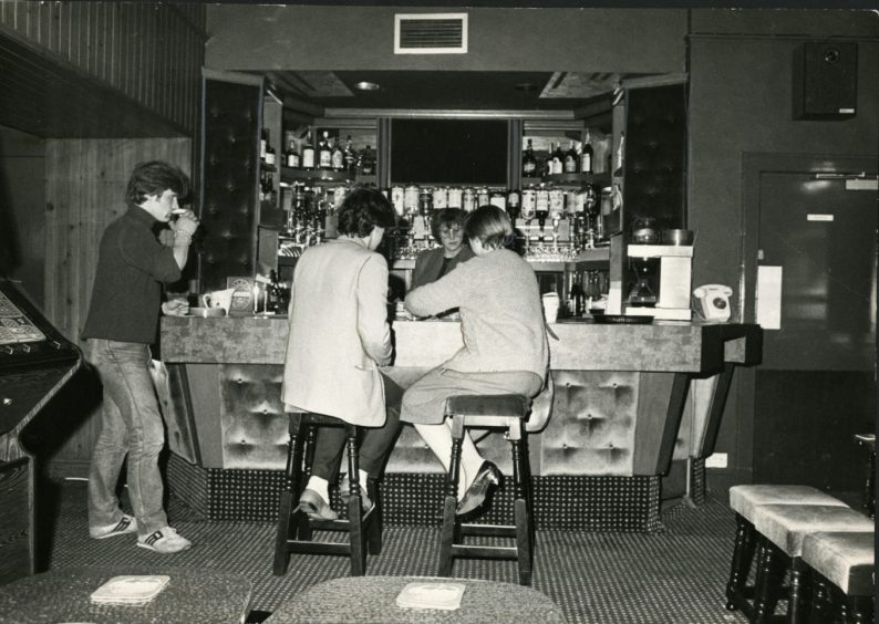 Part of the tasteful interior of Bensons Bar in Arbroath Road in 1984. 