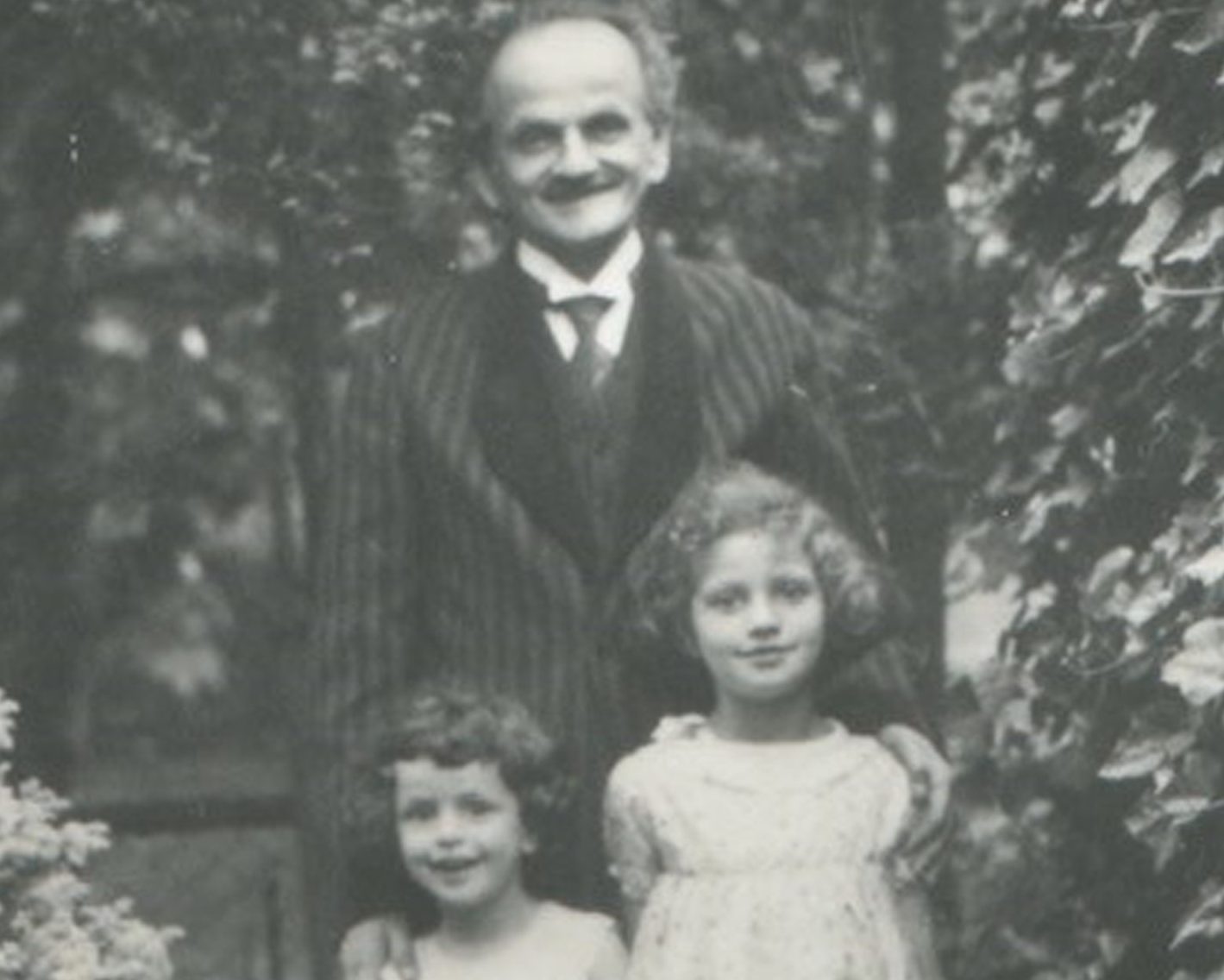 Karola and Lotte with their father Adolf, who perished in the Nazi brutality of the Second World War.
