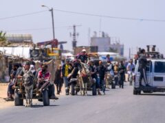 Displaced Palestinians arrive in central Gaza (Abdel Kareem Hana/AP)