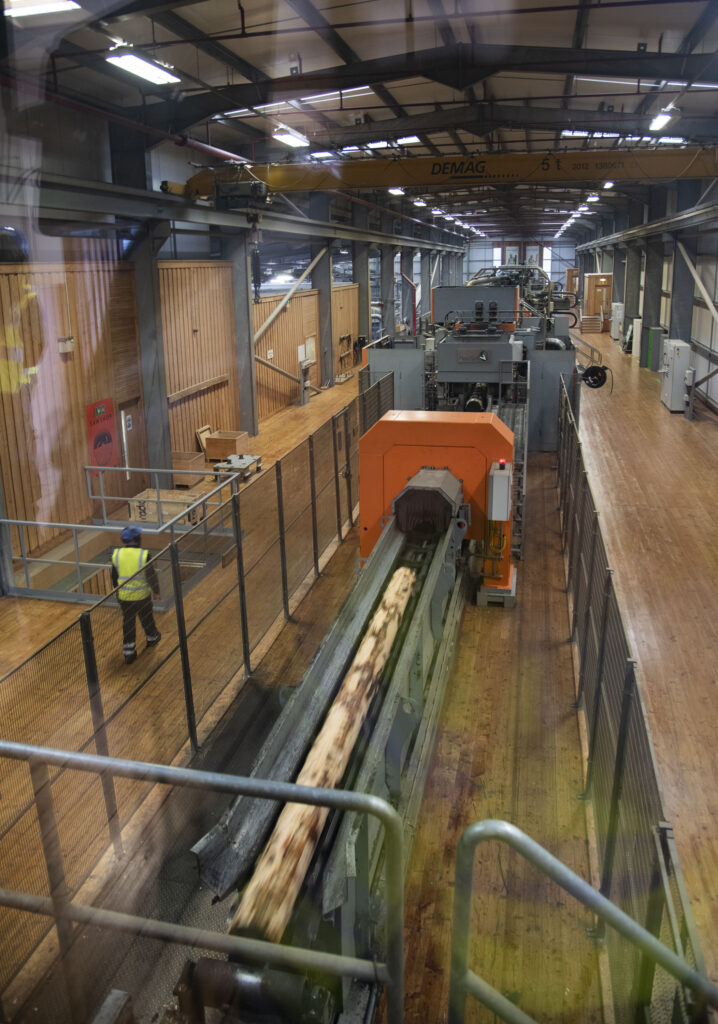 The K2 production line where logs are cut into different sizes and shapes of planks.  Photograph: Iain Ferguson, alba.photos

NO F48 BSW Visit 06