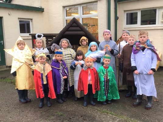 Rhunahaorine Primary School's pupils joined children from the school's Early Learning Centre to act out the Christmas nativity story.