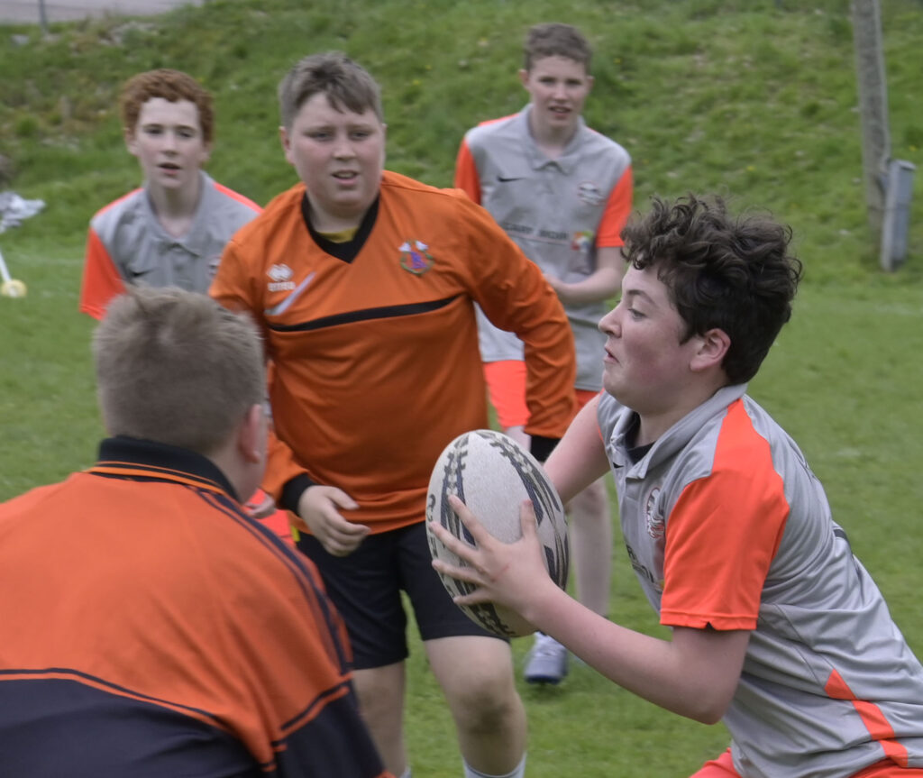 Some good play from the  Mallaig v Lochaber boys game. Photograph: Iain Ferguson, alba.photos

NO F19 High Schools rugby 02