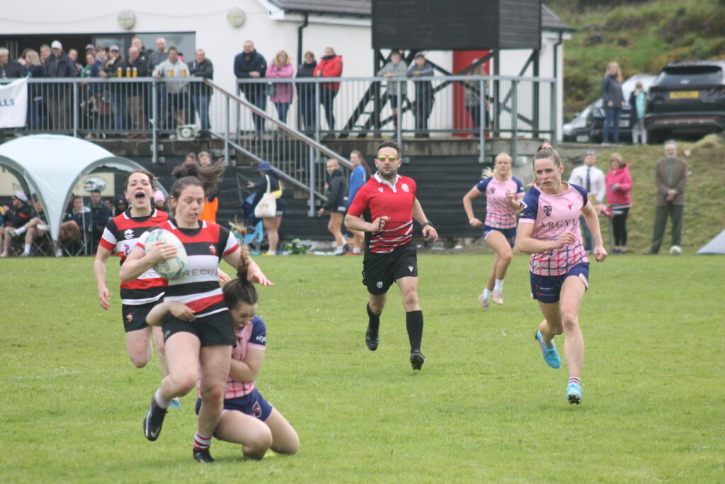 Hearts and Balls Ladies team won the Ladies competition. Photograph: Jimmy Hall. NO_T21_Mull7s_LadiesWinners.