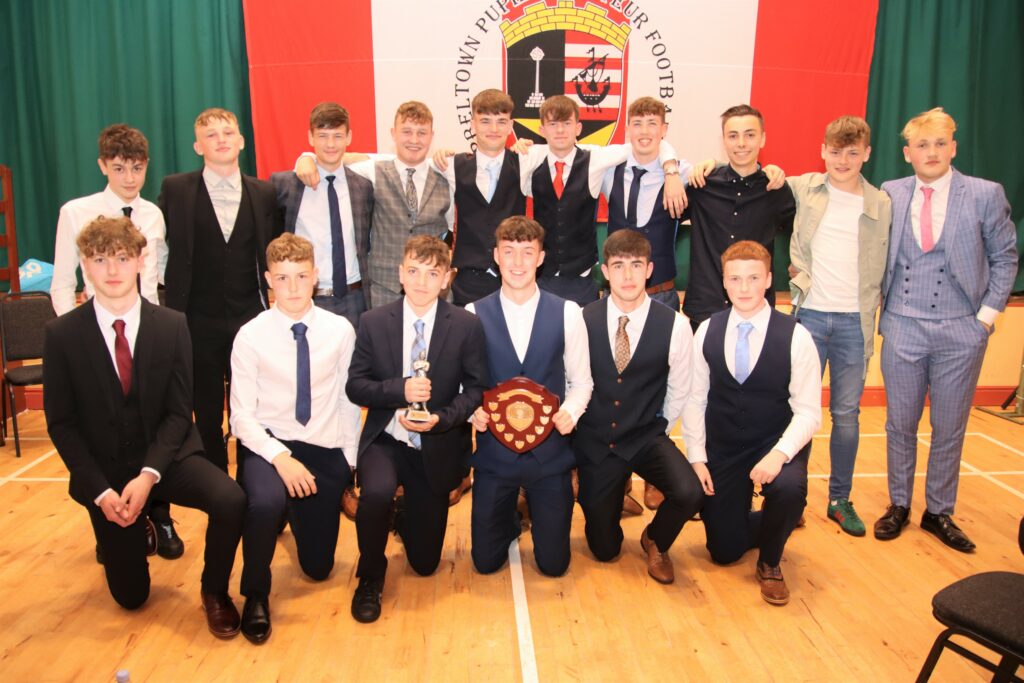 The Duncan MacDougall Memorial Shield for club player of the season was awarded to the whole team.