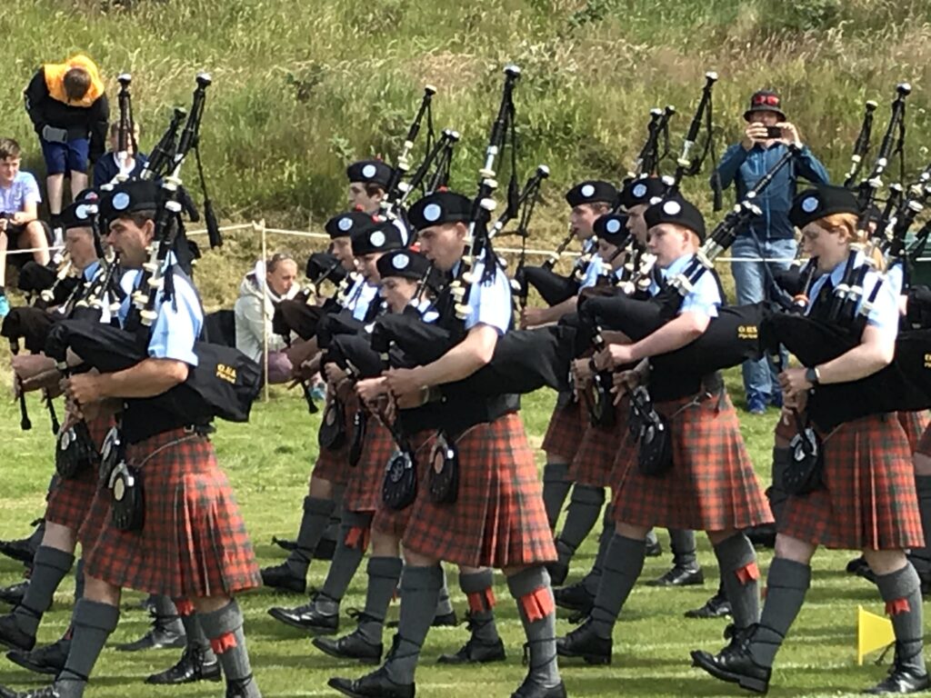 Marching Oban High School Pipe Band at Mull Highland Games
KG_T30_Obanpipeband02