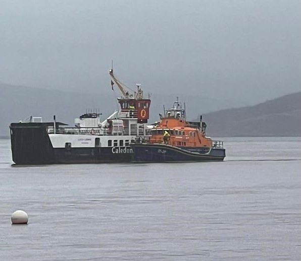 Tobermory RNLI rescues stricken ferry Tobermory RNLI rescues stricken ferry