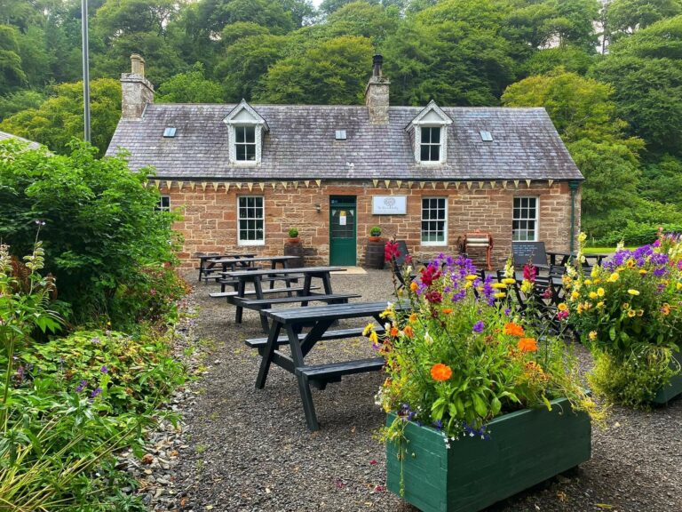 Top 5 Scottish Beach Walks For Foodies Far North The Scots Magazine