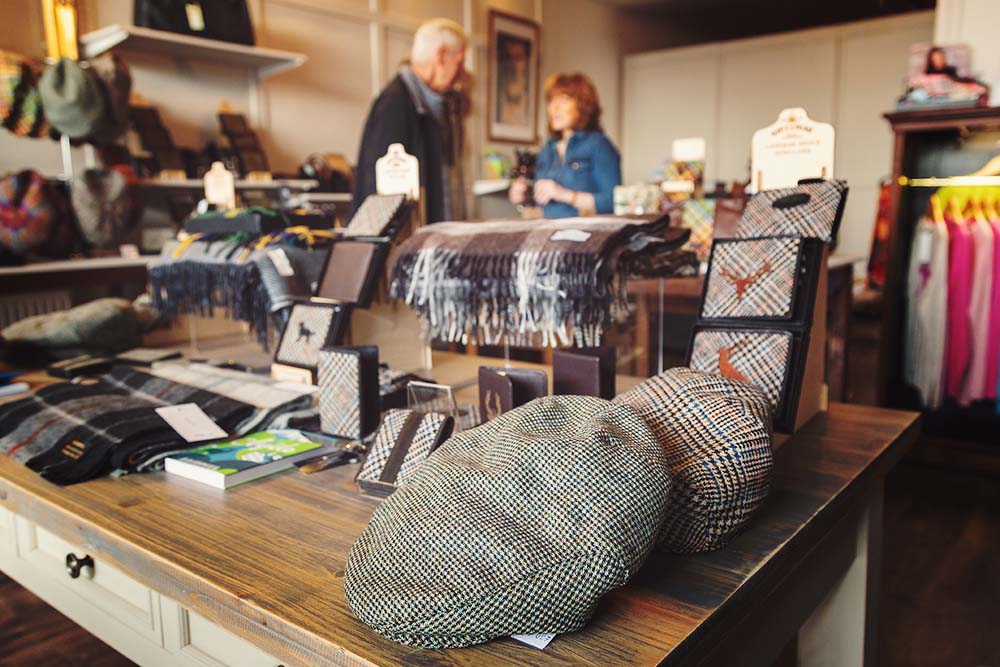 Leather Guild designs, manufactures and wholesales a comprehensive range of leather and tweed accessories including handbags, wallets and tweed caps.
