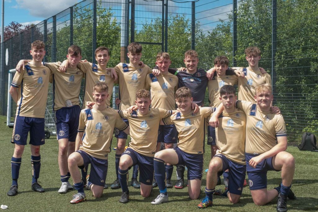 Pupils U17s round off successful season with a win