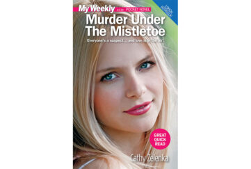 cover of pocket novel Murder under the Mistletoe, pretty young blonde woman with bright pink lipstick