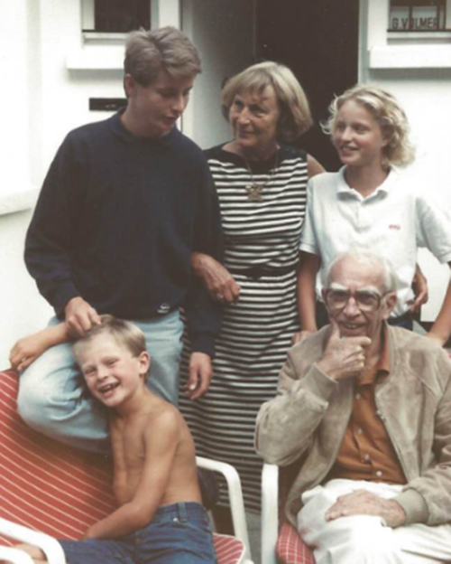 Rutger as a young boy with his grandfather and other members of the family
