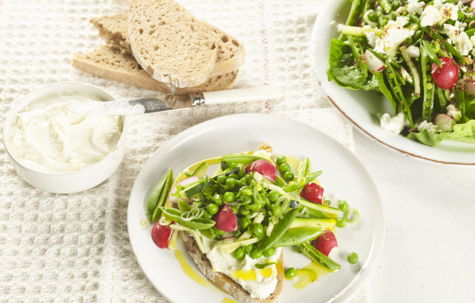 Whipped feta and pea bruschetta ©National Trust Images, William Shaw