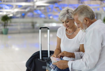 Couple in airport Pic: Shutterstock
