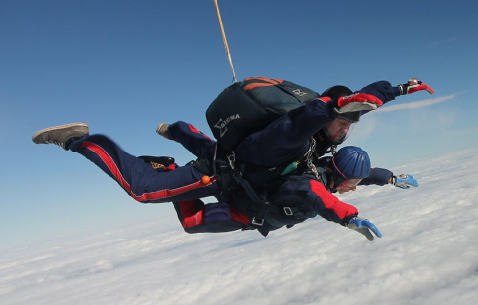 Mercy Baggs skydives at 90!