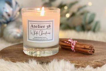 Atelier 38 White Christmas candle