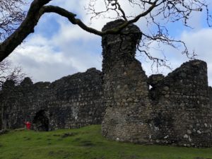 NO F11 Inverlochy Castle ruins